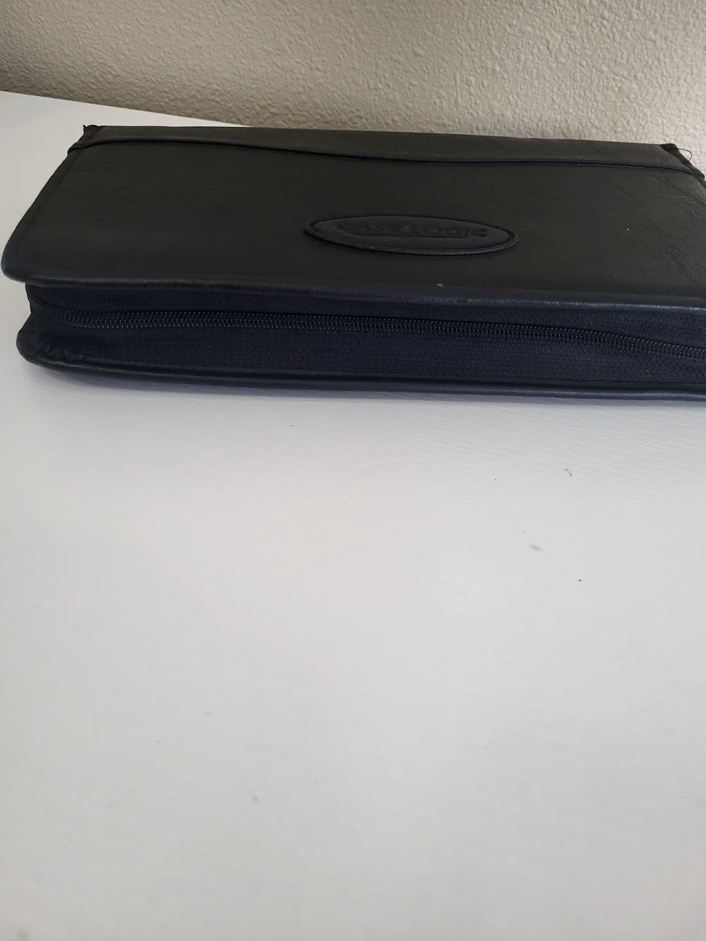 Case Logic CD Case Binder Holds 48 Discs Black Faux Leather Zip Around